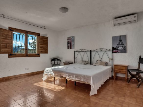 7-bedroom Villa In Jávea, Spain (622 M²)