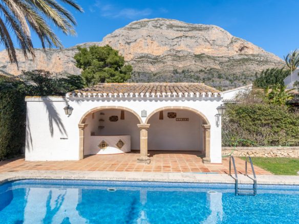 7-bedroom Villa In Jávea, Spain (622 M²)