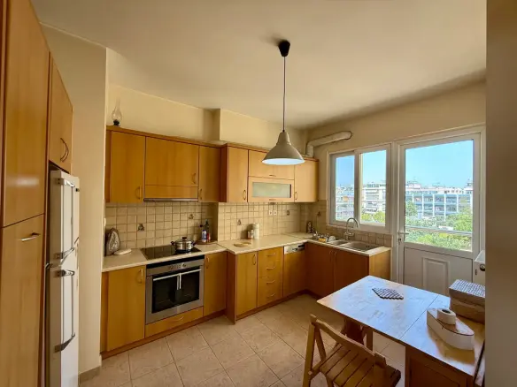 3-bedroom Flat In Alimos, Greece (118 M²)