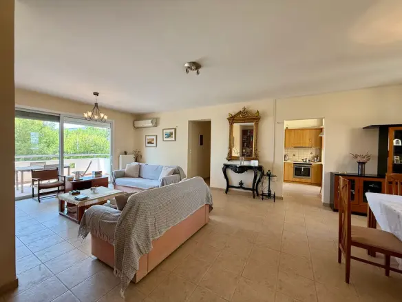 3-bedroom Flat In Alimos, Greece (118 M²)