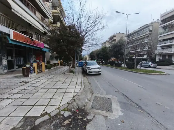 Commercial Property In Kalamaria, Greece (70 M²)
