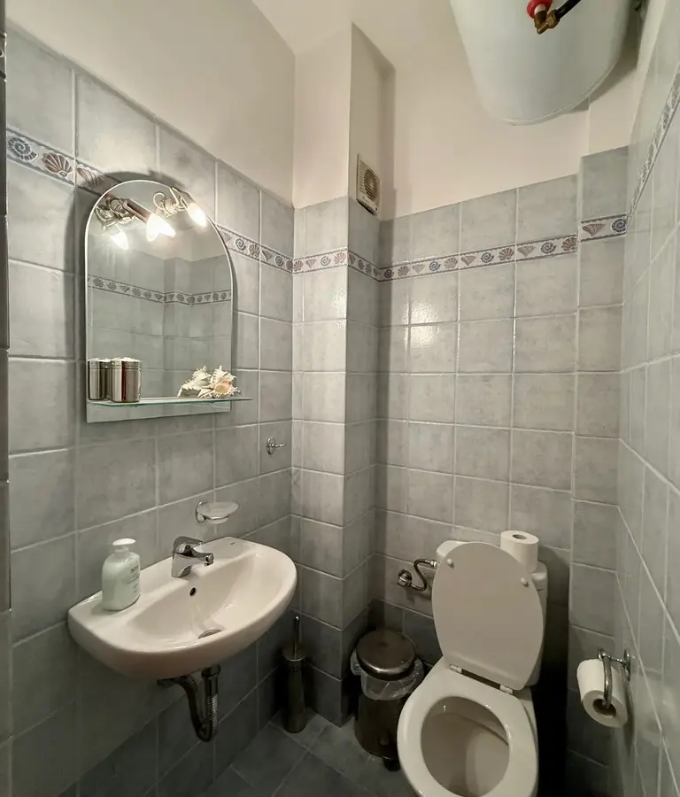 3-bedroom Flat In Alimos, Greece (118 M²)
