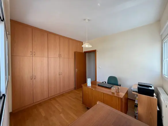 3-bedroom Flat In Alimos, Greece (118 M²)
