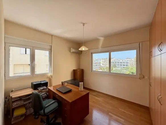 3-bedroom Flat In Alimos, Greece (118 M²)