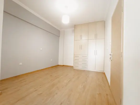 2-bedroom Flat In Attiki, Greece (75 M²)