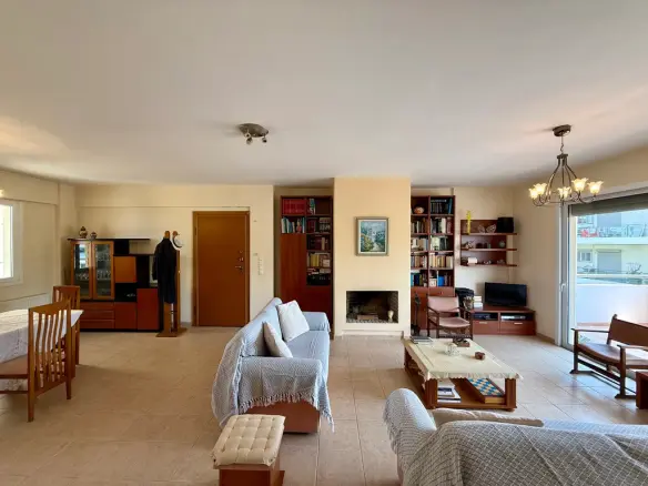 3-bedroom Flat In Alimos, Greece (118 M²)