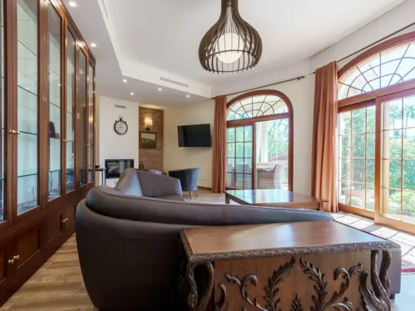 6-bedroom Villa In El Rosario, Spain (598 M²)