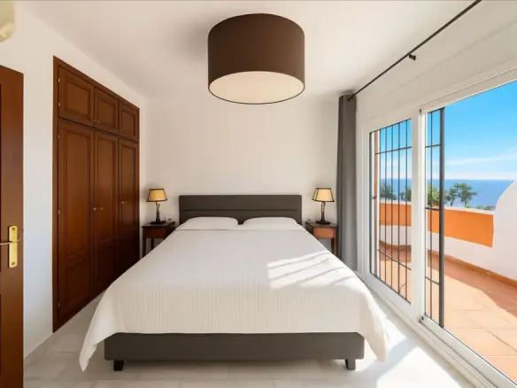 3-bedroom Townhouse In Rio Real, Spain (208 M²)