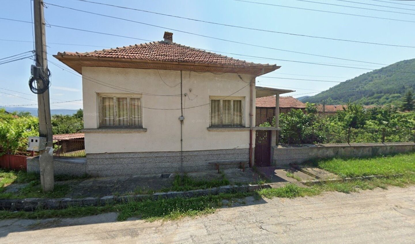 Two-story House Of 200 M² With Panoramic Views In Kostenets, Bulgaria