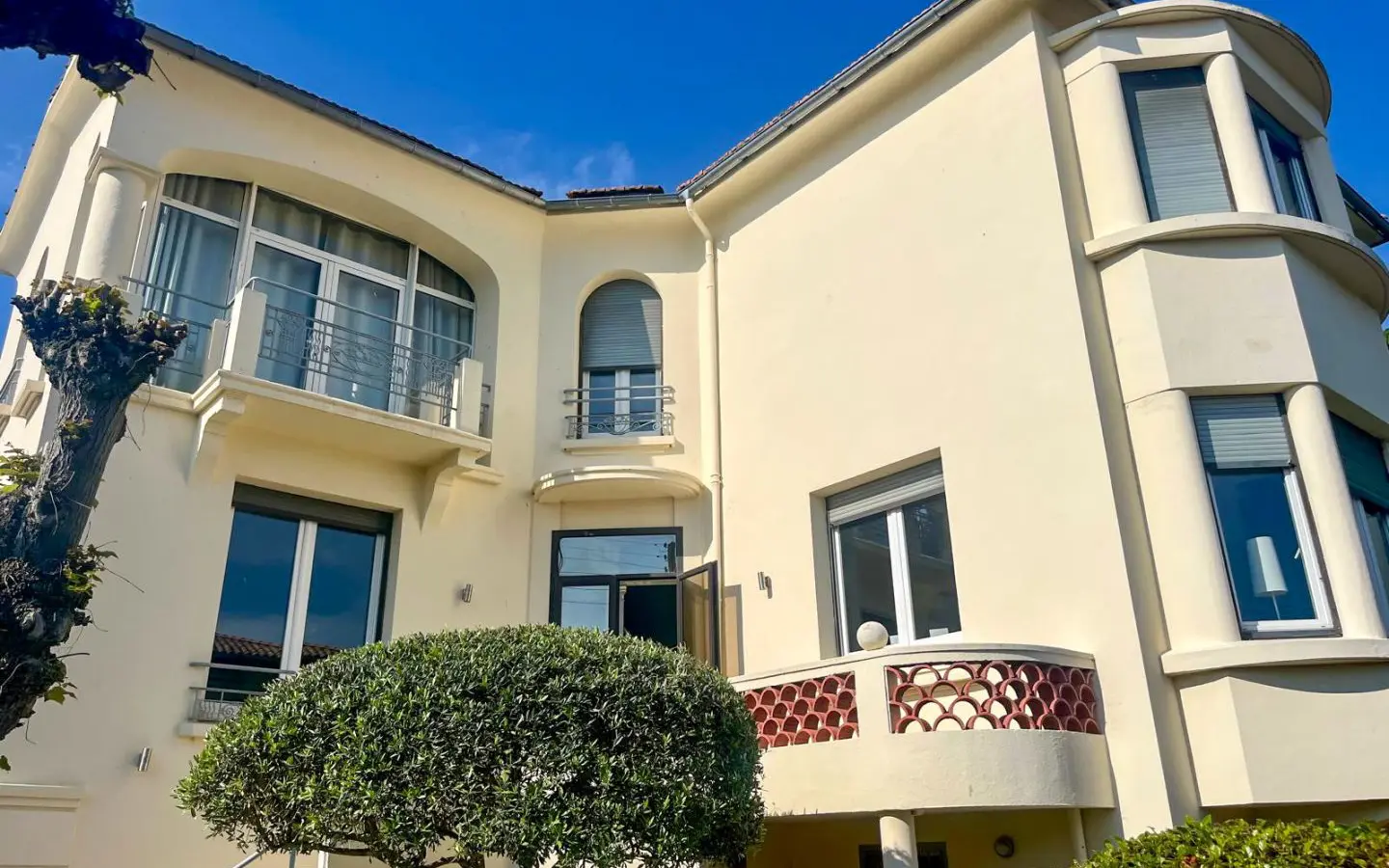 6-bedroom Town House In Carcassonne, France (220 M²)