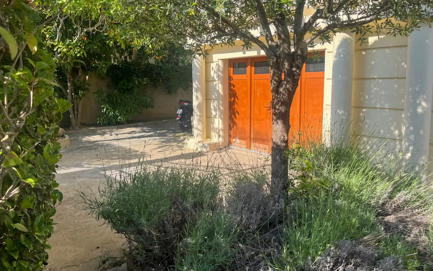 6-bedroom Town House In Carcassonne, France (220 M²)