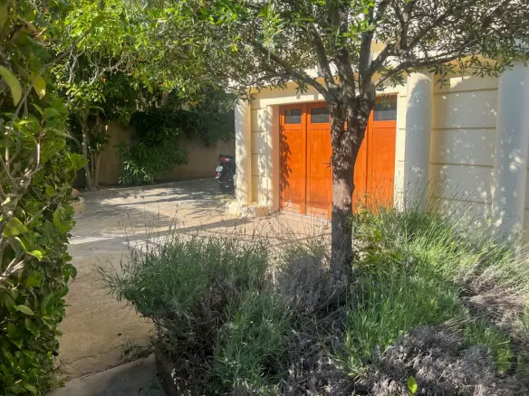 6-bedroom Town House In Carcassonne, France (220 M²)