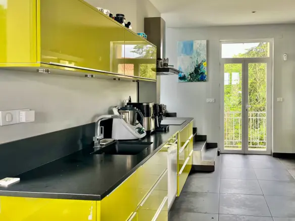 6-bedroom Town House In Carcassonne, France (220 M²)