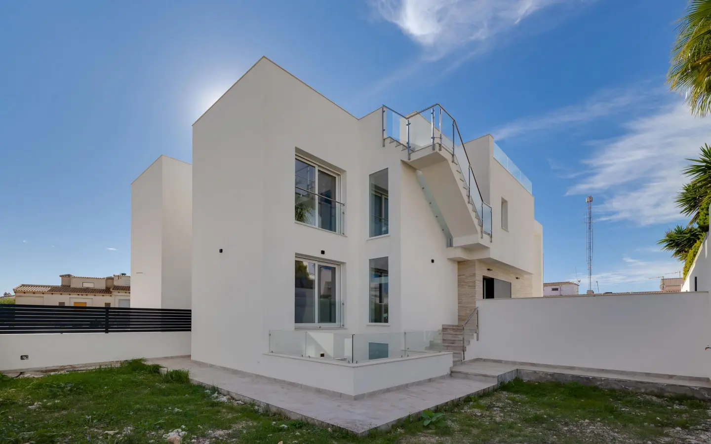 4-bedroom Country Land In Torrevieja, Spain (238 M²)