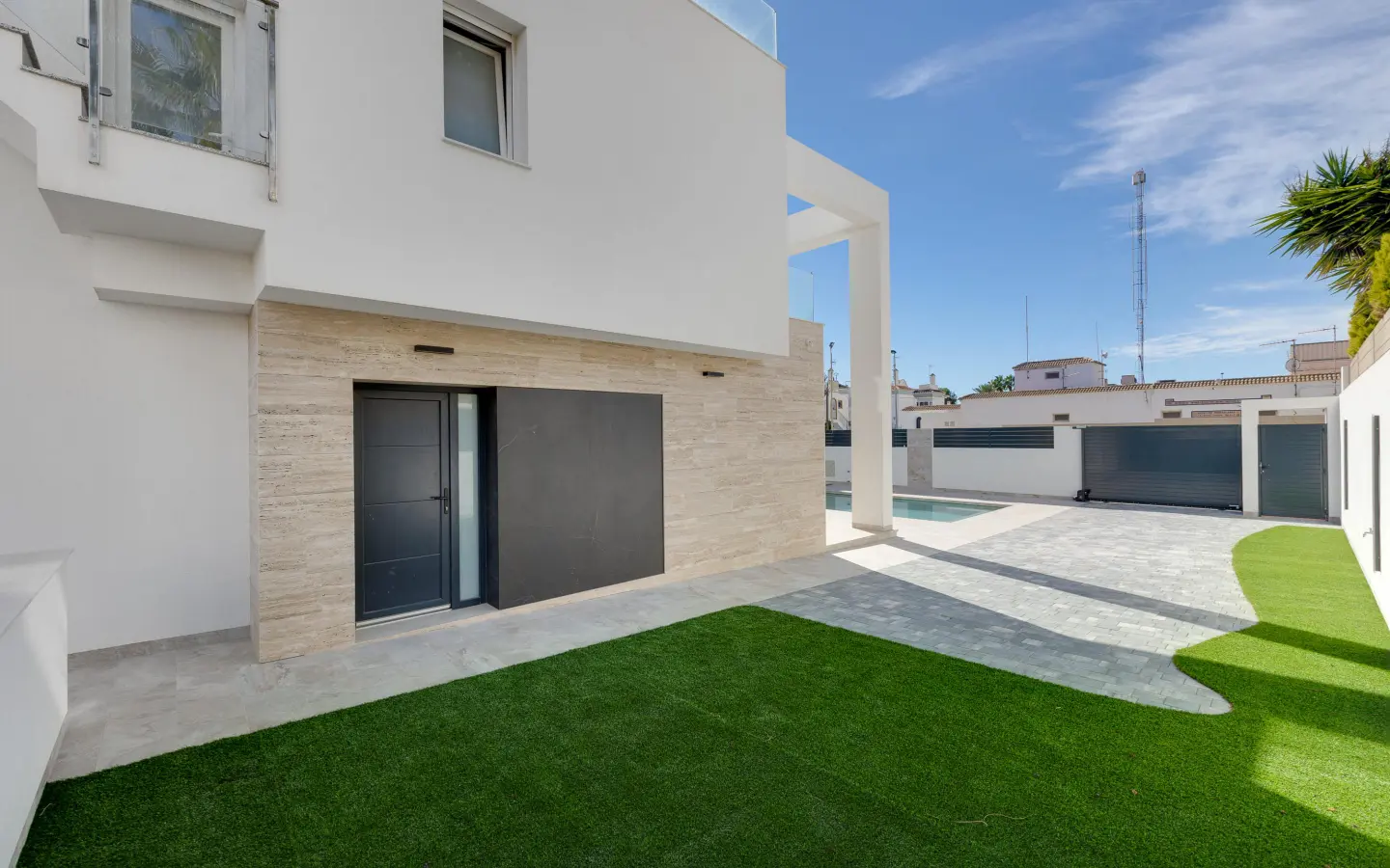 4-bedroom Country Land In Torrevieja, Spain (238 M²)