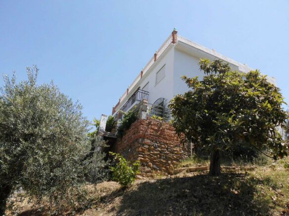 Villa-mansion In Tolox (malaga) With Mountain Views