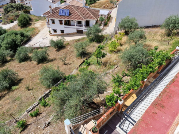 Villa-mansion In Tolox (malaga) With Mountain Views