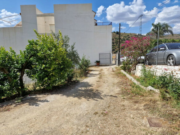 Villa-mansion In Tolox (malaga) With Mountain Views