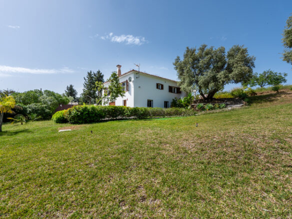 Villa Of 182 M² With Garden In Mijas