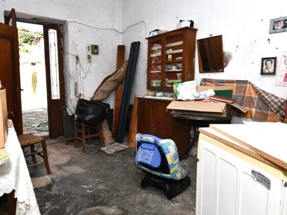 Small House For Renovation In Rural Village – East Crete