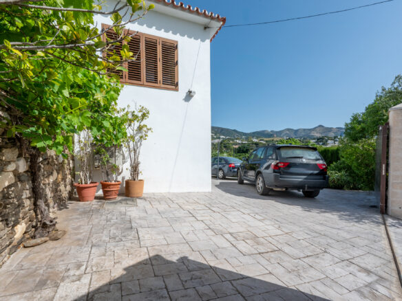 Villa Of 182 M² With Garden In Mijas