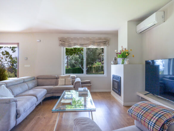 Villa Of 182 M² With Garden In Mijas