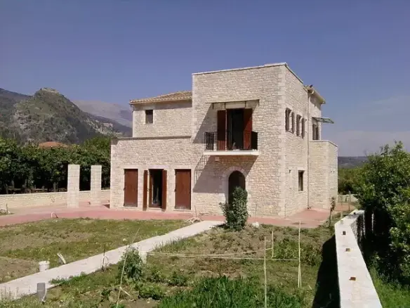 6-bedroom Building In Mistras, Greece (300 M²)