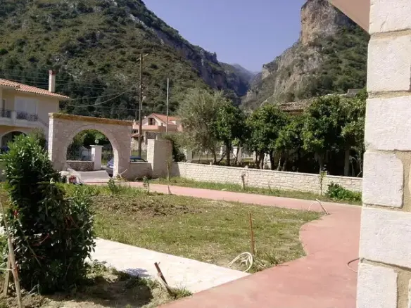 6-bedroom Building In Mistras, Greece (300 M²)