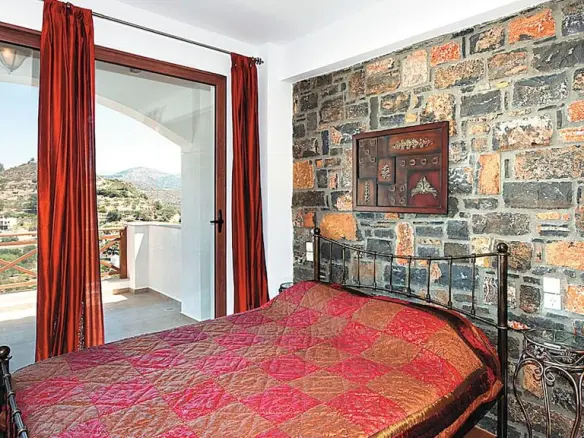 2-bedroom Villa In Agios Nikolaos, Greece (110 M²)