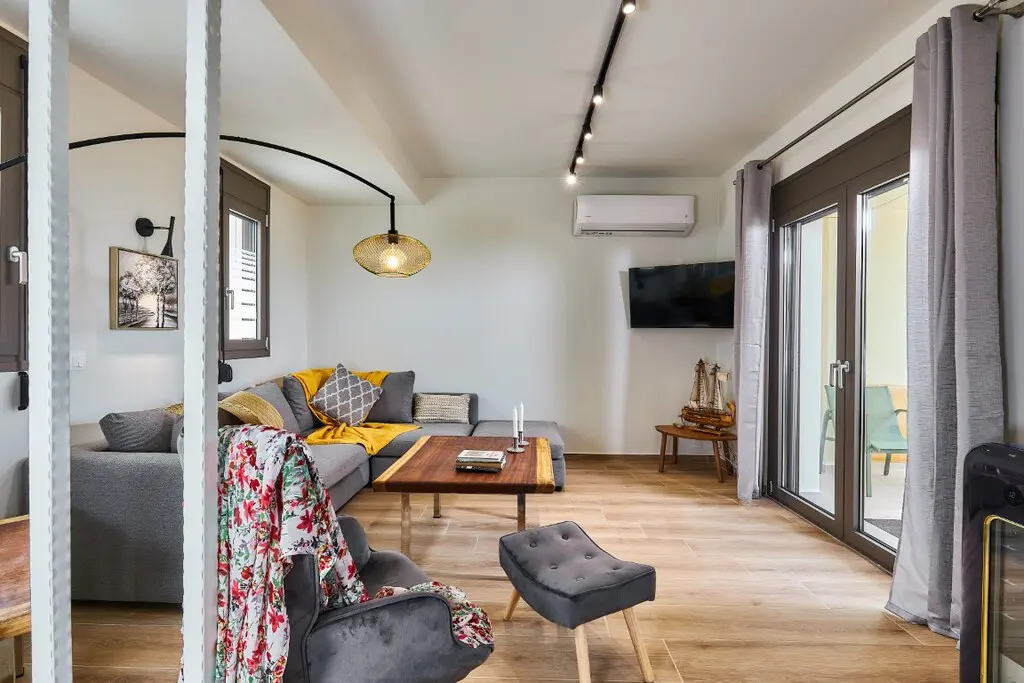 4-bedroom Maisonette In Vrachasi, Greece (180 M²)