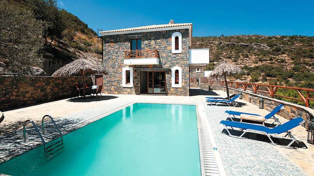 2-bedroom Villa In Agios Nikolaos, Greece (110 M²)