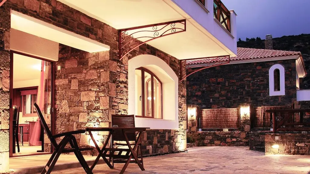 2-bedroom Villa In Agios Nikolaos, Greece (110 M²)