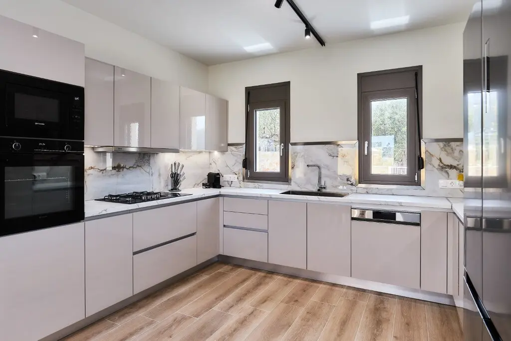 4-bedroom Maisonette In Vrachasi, Greece (180 M²)