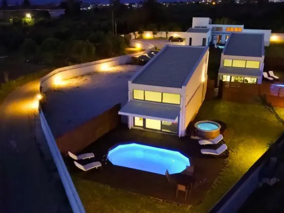 Business Of 255 M² In Crete