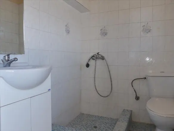 4-bedroom Maisonette In Koropi, Greece (160 M²)