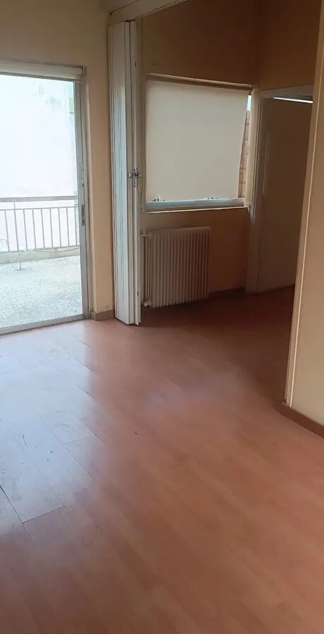 Building In Piraeus Port / Center, Greece (580 M²)