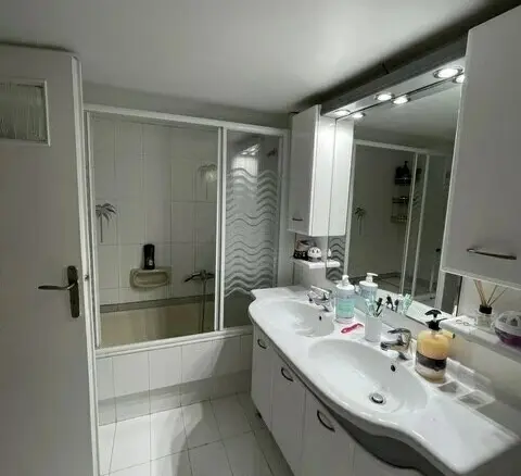 2-bedroom Flat In Neo Faliro, Greece (103 M²)