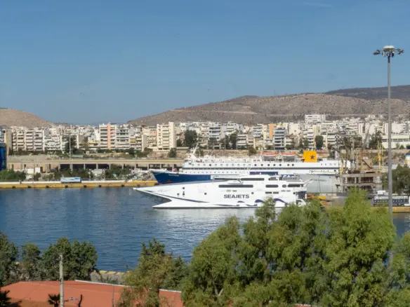 2-bedroom Flat In Piraiki – Chatzikyriakio, Greece (83 M²)