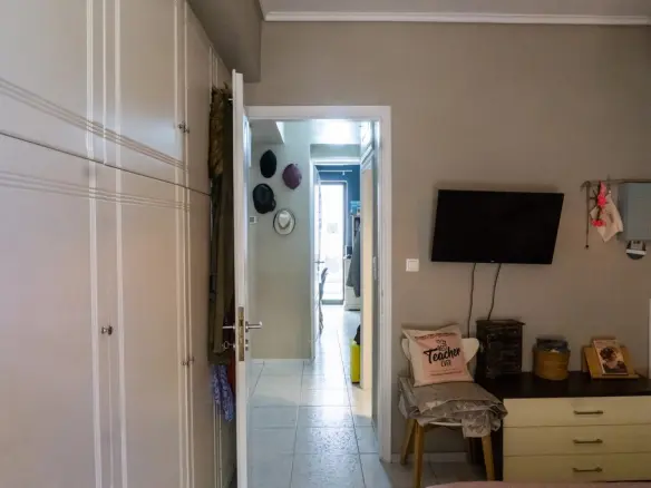 2-bedroom Flat In Piraiki – Chatzikyriakio, Greece (83 M²)