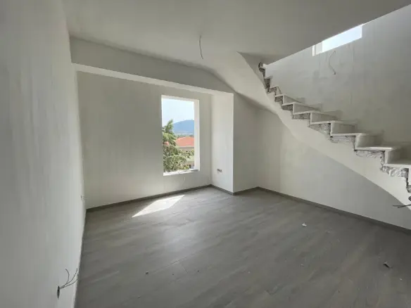 3-bedroom Maisonette In Thermi, Greece (120 M²)
