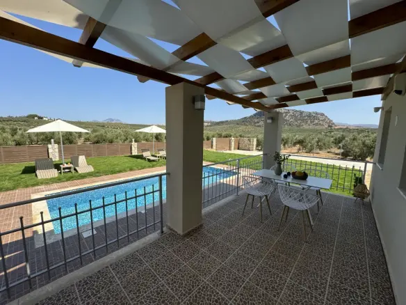 2-bedroom Villa In Geropotamos, Greece (93 M²)