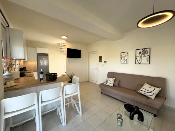 2-bedroom Villa In Geropotamos, Greece (93 M²)