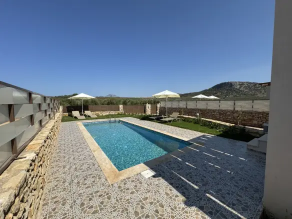 2-bedroom Villa In Geropotamos, Greece (92 M²)