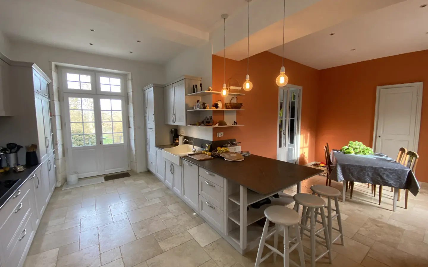 Elegant Manor With Guest Houses, Outbuildings, And Pool In Grounds Of 7 Acres