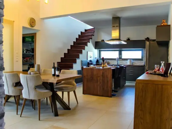 Business Of 255 M² In Crete