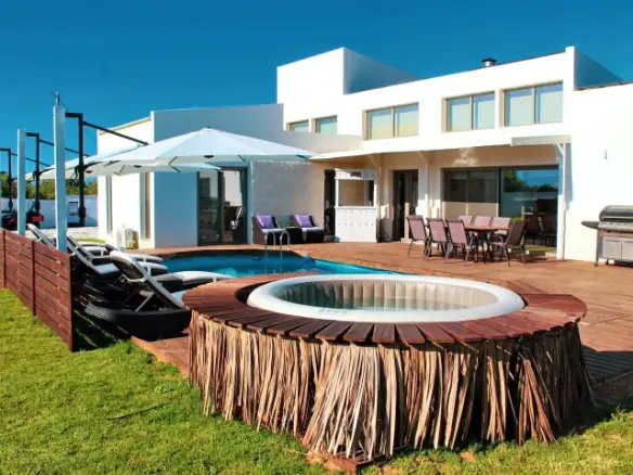 Business Of 255 M² In Crete