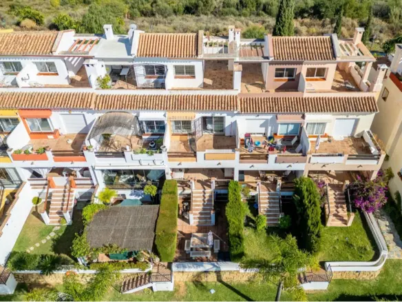 3-bedroom Townhouse In Rio Real, Spain (208 M²)