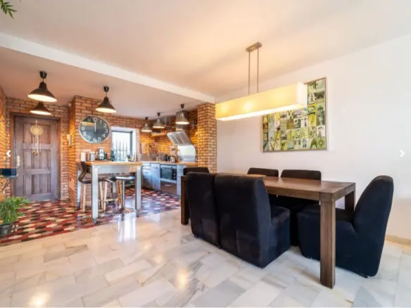 3-bedroom Townhouse In Rio Real, Spain (208 M²)
