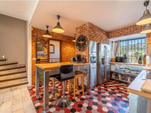 3-bedroom Townhouse In Rio Real, Spain (208 M²)