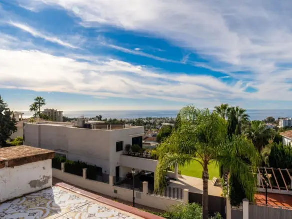 3-bedroom Townhouse In Rio Real, Spain (208 M²)